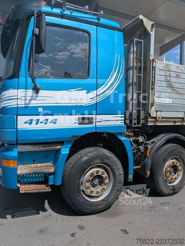 Sklápěcí vůz MERCEDES-BENZ Actros 4143 / V6 / Blatt - Blatt / Retarder