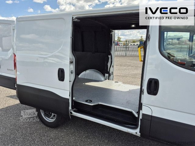 Slēgtais furgons IVECO 35S16HA8 V
