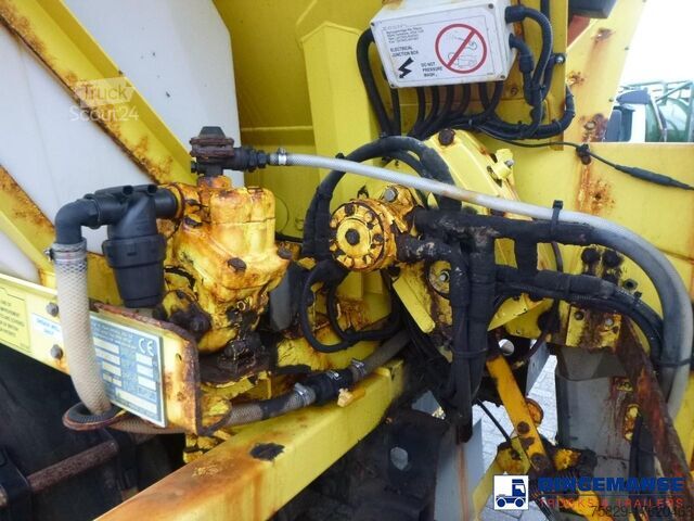 Sněhový pluh DAF LF 55.220 4X2 RHD salt spreader / gritter
