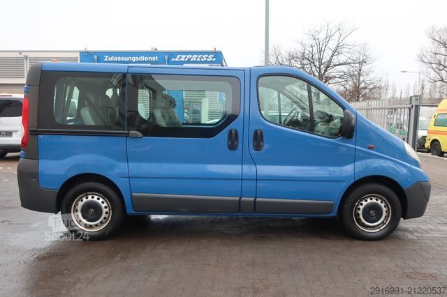 Minibus OPEL Vivaro 2.7t 1. Hand / 9 Sitzer / Klima / FN: 202