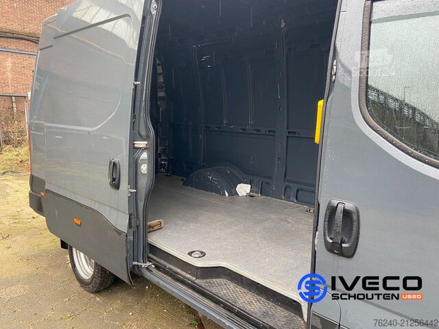 Iveco Daily 40C18V A8 Cruise control - Twin rear wheels - Automatic - L3H2 - 176 HP - Tow bar Iveco Daily 40C18V A8 Cruise control - Dubbellucht - ...
