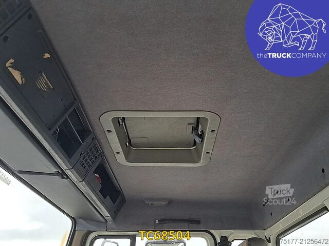 Châssis avec cabine Volvo FLC