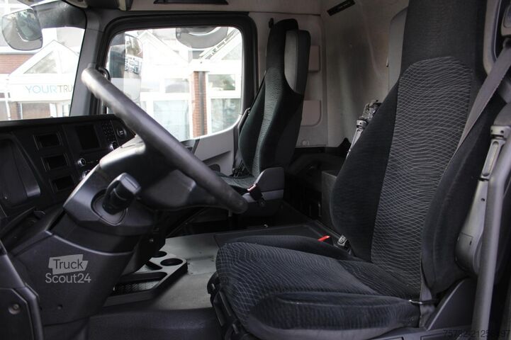 Standard tractor unit Mercedes-Benz Antos 1842   Anhähgerkupplung ACC Standheizung