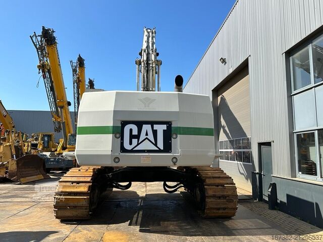 Crawler excavator Caterpillar 365CL Material Handling