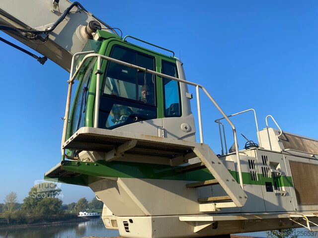 Crawler excavator Caterpillar 365CL Material Handling