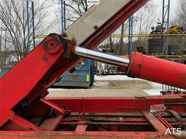 Система крюкообразных рычагов Volvo FH16 tridem hook loader with Joab hook with articu