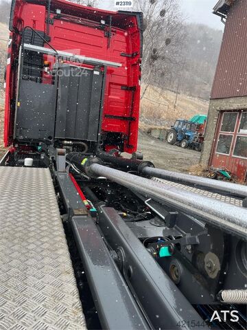 Система крюкообразных рычагов Volvo FH700 Tridem hooklift truck – crane hydraulics – 3