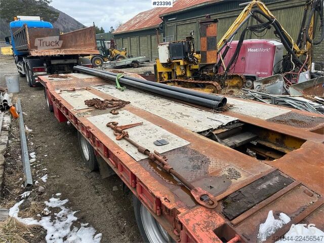 مقطورة نقل منخفضة Goldhofer 3 axle machine trailer.