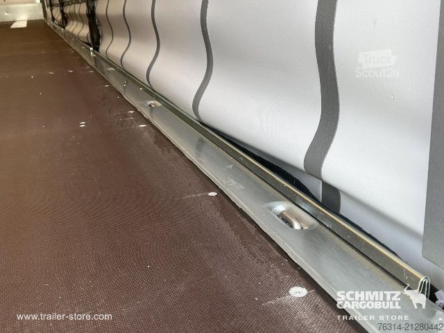 Nyitott ponyvás félpótkocsi Schmitz Cargobull Curtainsider Mega Getränke