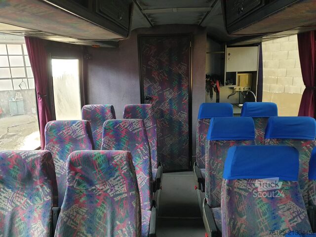 Turistični avtobus Neoplan N 316 SHD