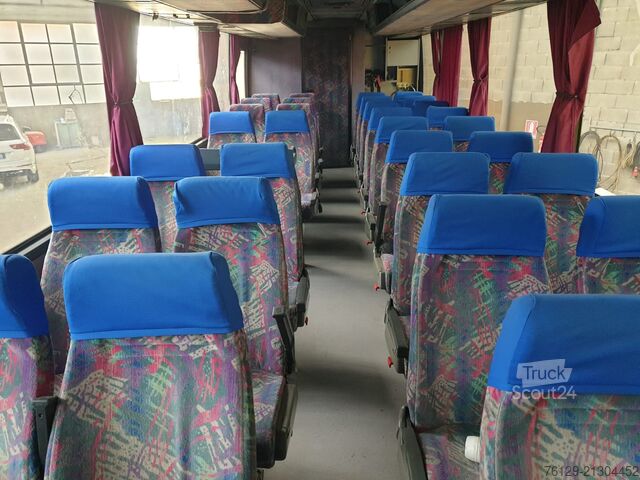 Turistični avtobus Neoplan N 316 SHD