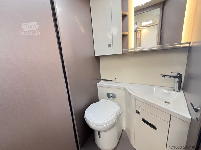 Half-integraal camper BÜRSTNER Lyseo TD 727 G