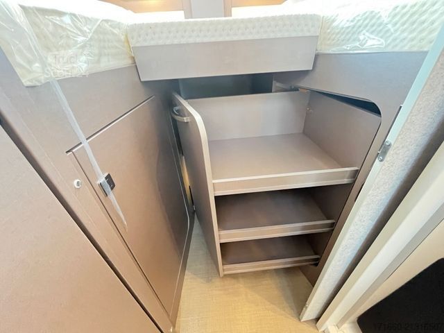 Half-integraal camper BÜRSTNER Lyseo TD 727 G