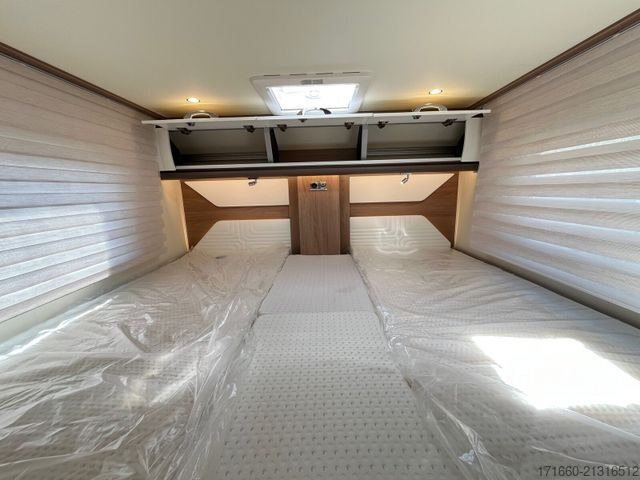 Half-integraal camper BÜRSTNER Lyseo TD 690 G 180 PS - Automatik