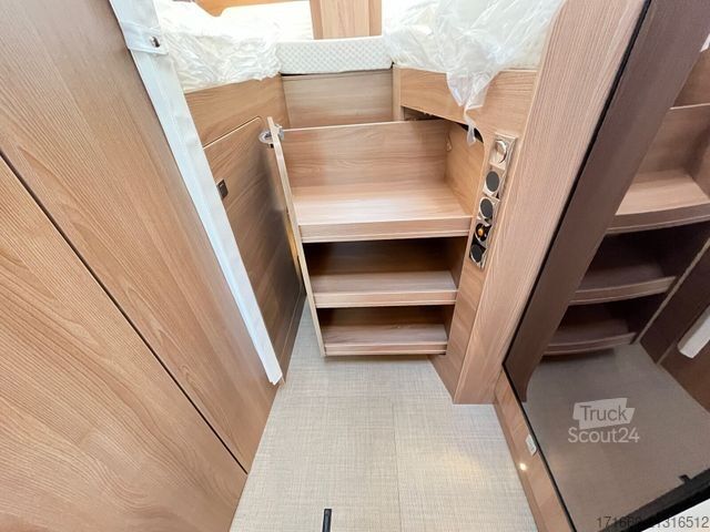 Half-integraal camper BÜRSTNER Lyseo TD 690 G 180 PS - Automatik