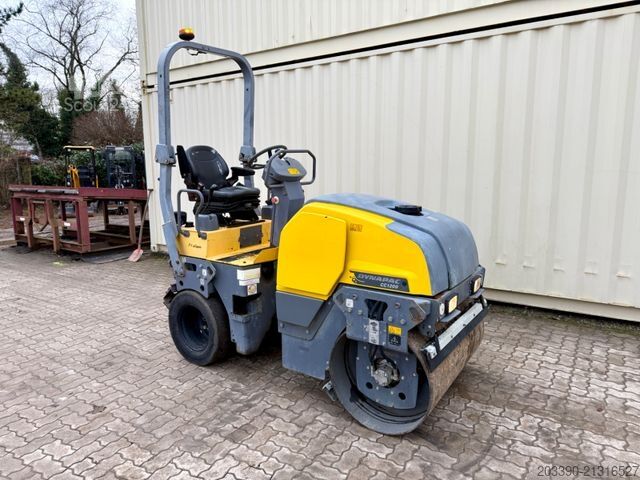 Rolo de tambor único DYNAPAC CC1200C Kombiwalze / 2014 BJ / 1.495 Stunden