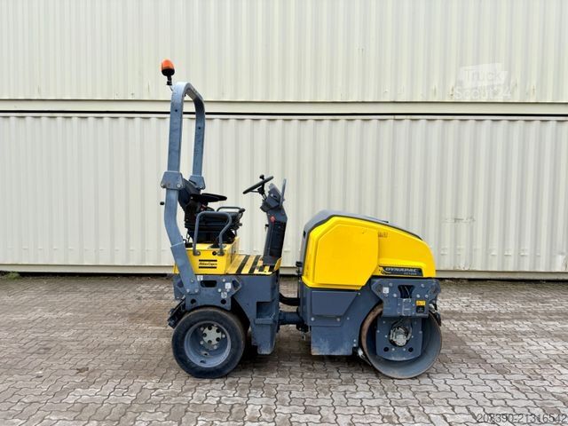 Rolo de tambor único DYNAPAC CC1200C Kombiwalze / 2016 BJ / 965 Stunden