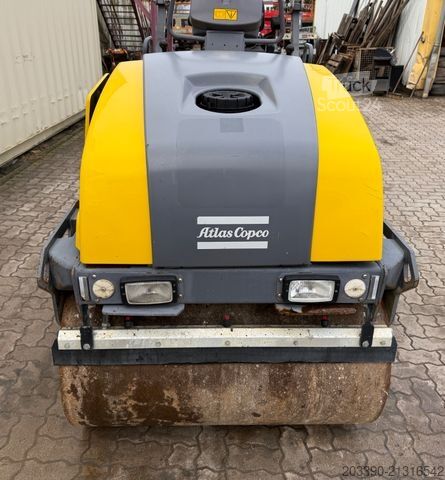 Rolo de tambor único DYNAPAC CC1200C Kombiwalze / 2016 BJ / 965 Stunden