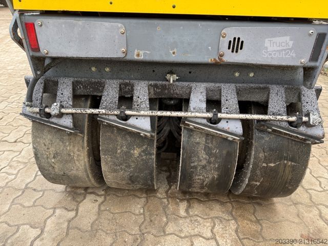 Rolo de tambor único DYNAPAC CC1200C Kombiwalze / 2016 BJ / 965 Stunden