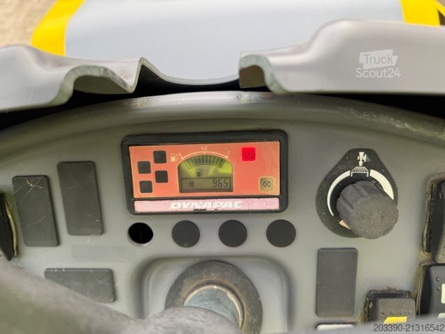 Rolo de tambor único DYNAPAC CC1200C Kombiwalze / 2016 BJ / 965 Stunden