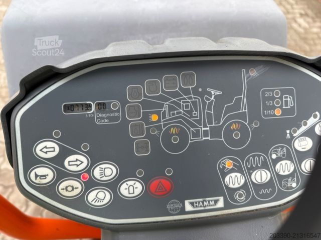 Cilindru compactor cu tambur simplu HAMM HD8VV / 2016 BJ / 773 H / 1.580 KG