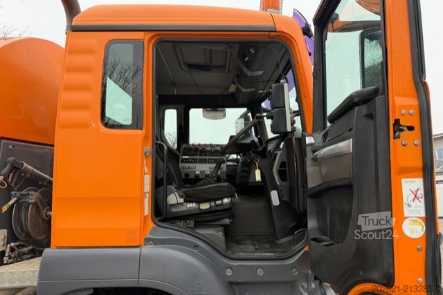 Spazzatrice stradale MAN TGS 18.360 4x2 Bucher