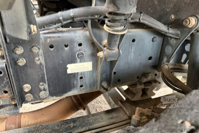 Spazzatrice stradale MAN TGS 18.360 4x2 Bucher