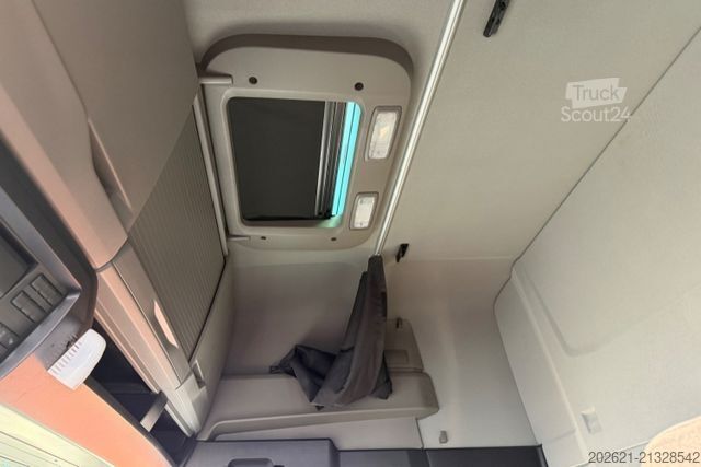 Tracteur routier standard MAN TGX 18.470 4x2