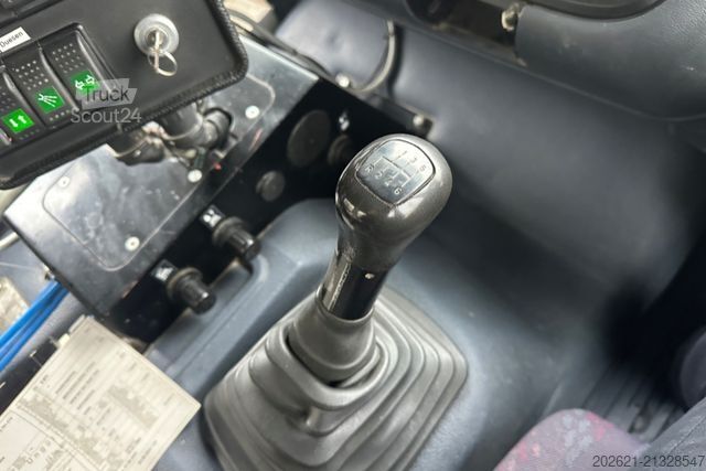 Spazzatrice stradale MERCEDES-BENZ Atego 1823 4x4 Faun 7m3