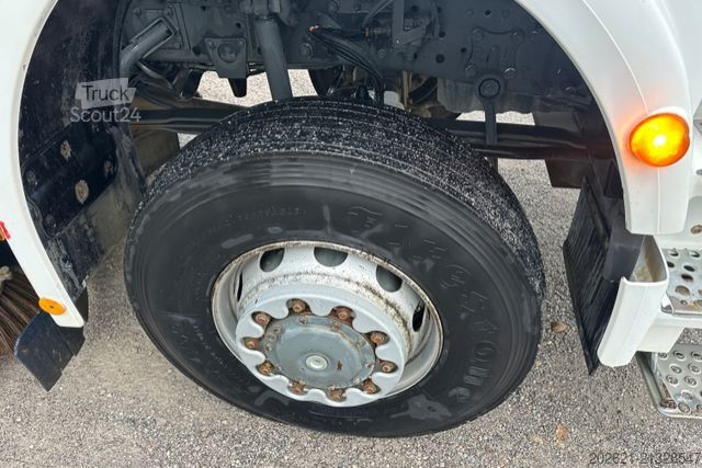 Spazzatrice stradale MERCEDES-BENZ Atego 1823 4x4 Faun 7m3