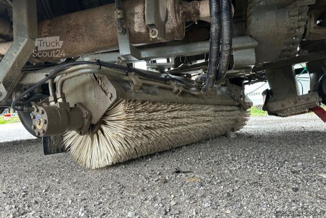 Spazzatrice stradale MERCEDES-BENZ Atego 1823 4x4 Faun 7m3