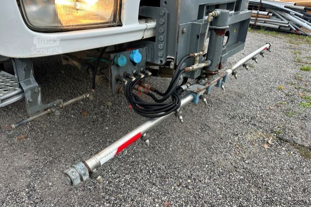 Spazzatrice stradale MERCEDES-BENZ Atego 1823 4x4 Faun 7m3