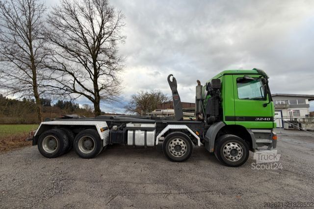 Hakowiec MERCEDES-BENZ Actros 3240 8x4 TRÖSCH