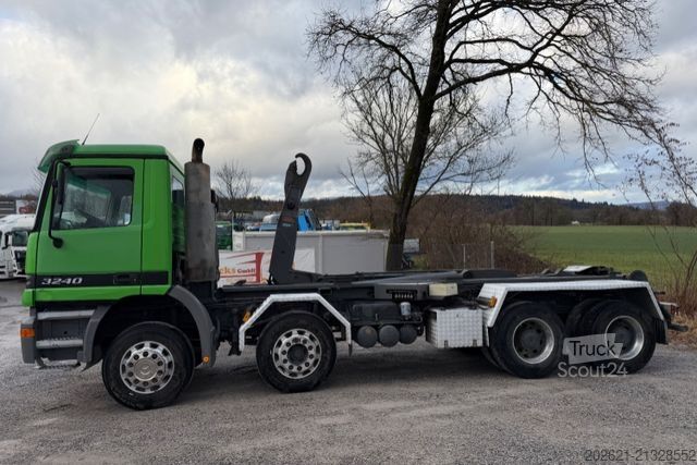 Hakowiec MERCEDES-BENZ Actros 3240 8x4 TRÖSCH