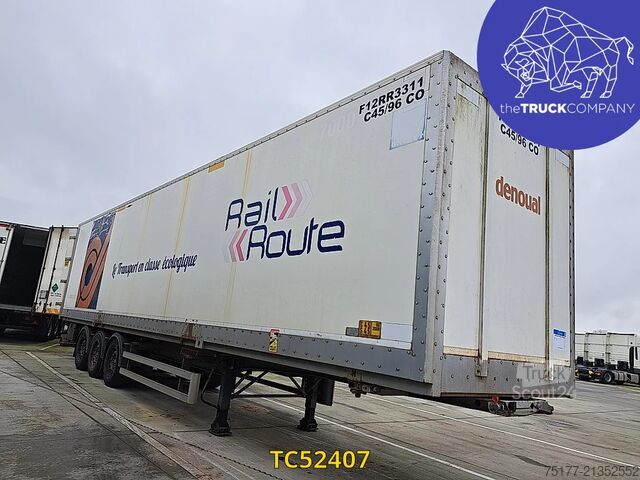 Transport af containere Fruehauf 