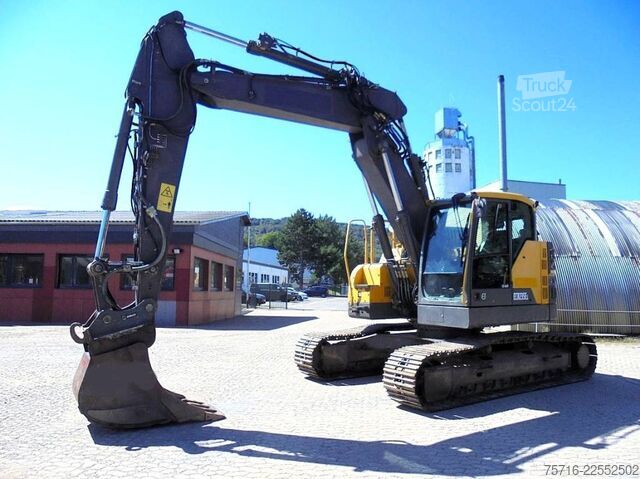  Volvo ECR 235 E L