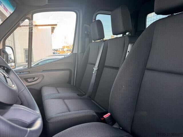 Camion à plateau double cabine Mercedes-Benz Sprinter 317 CDI DoKa Klima Stdheiz AHK3,5to