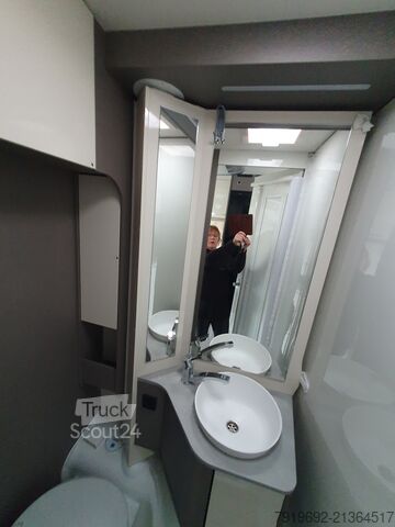 Half-integraal camper Etrusco T 7300 SB