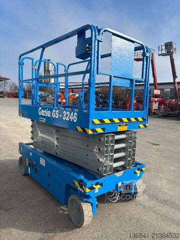 Pont élévateur à ciseaux Genie GS 3246 - 11,60m Scherenarbeitsbühne *Akku neu*