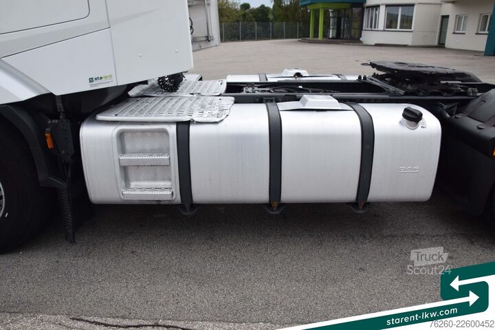 Standard dragbil DAF XG 480 Intarder ACC Standklima 1.465L Tank LED