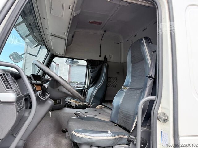 Фургон (вантажний автомобіль) VOLVO FM 330 6x2*4 Side opening 8.7 m