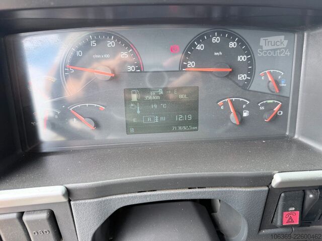 Фургон (вантажний автомобіль) VOLVO FM 330 6x2*4 Side opening 8.7 m