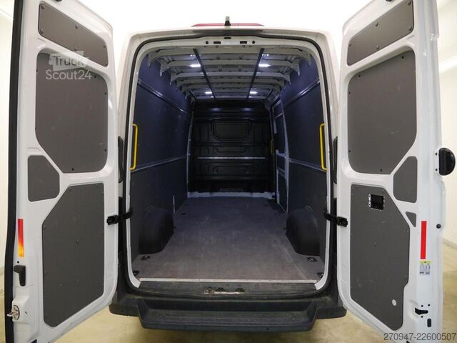 High top van VW Crafter Kasten 35 L4H3 NAV RFK äden