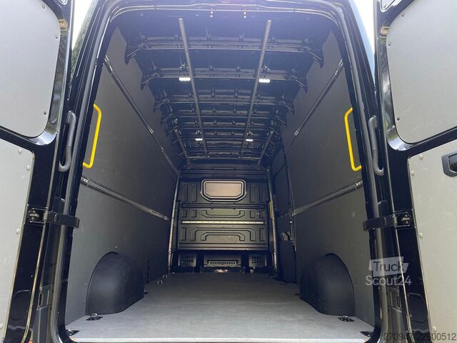 High top van VW Crafter Kasten 35 L4H3 AHK RFK äden