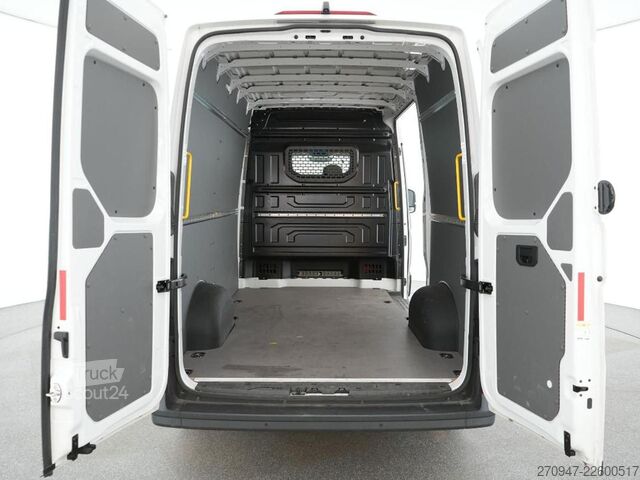 High top van VW Crafter Kasten 35 L4H3 NAV AHK äden