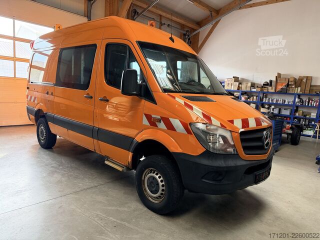 High top van MERCEDES-BENZ Sprinter 316 CDI 4x4 Allrad 5-Sitzer