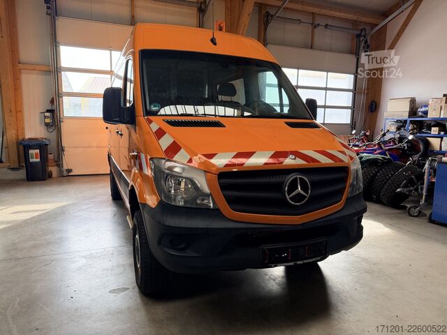 High top van MERCEDES-BENZ Sprinter 316 CDI 4x4 Allrad 5-Sitzer