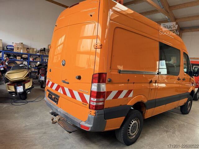 Kombi z visokim stropom MERCEDES-BENZ Sprinter 316 CDI 4x4 Allrad 5-Sitzer