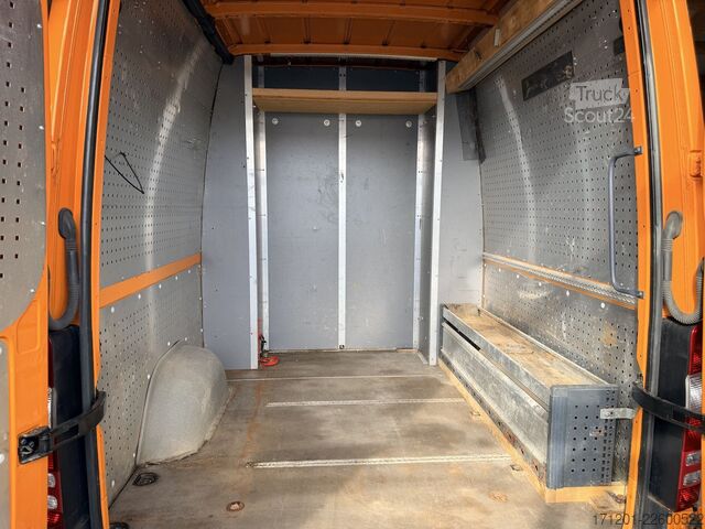 Kombi z visokim stropom MERCEDES-BENZ Sprinter 316 CDI 4x4 Allrad 5-Sitzer