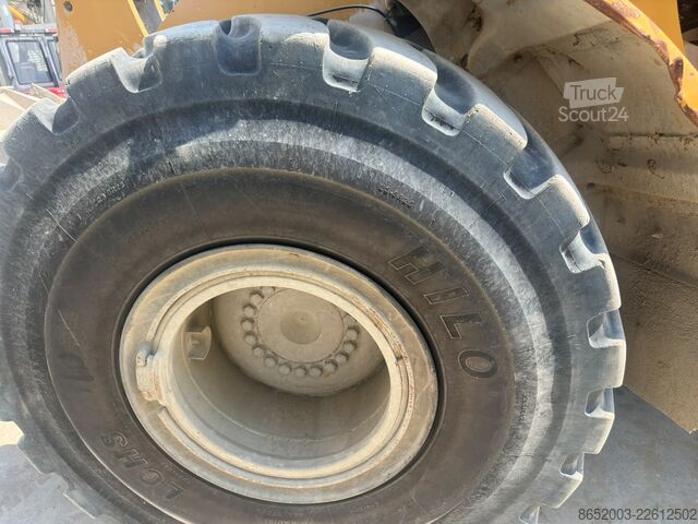 جرافة ذات عجلات Caterpillar 950